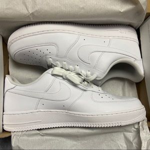 COMMENT B4 BUYING White Nike Airforce 1’s (W 9)